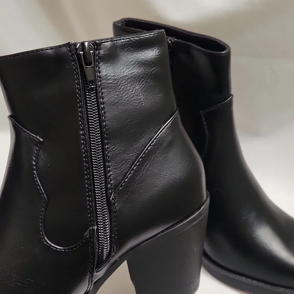 Truffle Collection Black Silver Western Steel Toe Ankle Boots (W Size 38)